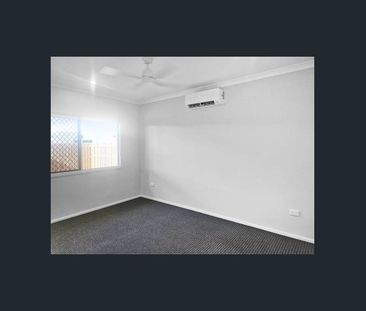 Modern Family Living in Burdell - Photo 4