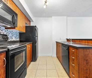 138 Somerset Street West - 809 - Photo 2