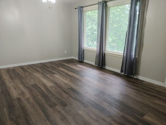 264 SCARTH ST - Photo 1