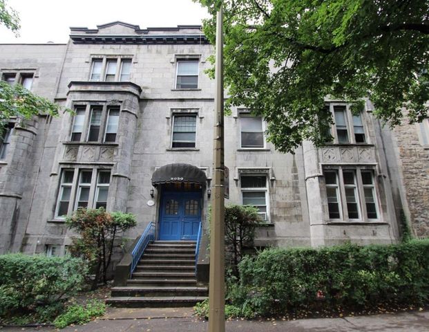 Six-Bed, Two-Bath (9.5) - 2030 Rue Du Fort, Montréal - Photo 1