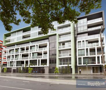 INNER CITY DESIGNER LIVING AT ITS BEST! - Photo 3