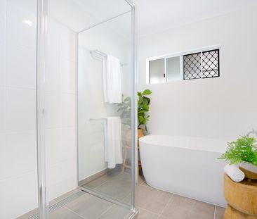 For Lease: Stunning Family Home in Eimeo - Photo 1