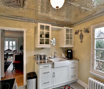 For Lease - 243 Shoreacres Road Unit# Cottage, Burlington, Ontario - Photo 4