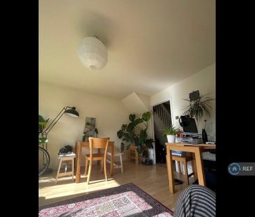 2 bedroom maisonette to rent - Photo 4