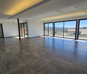 Location Maison 5 pièces 209m² LA COLLE SUR LOUP 06480 - Photo 2