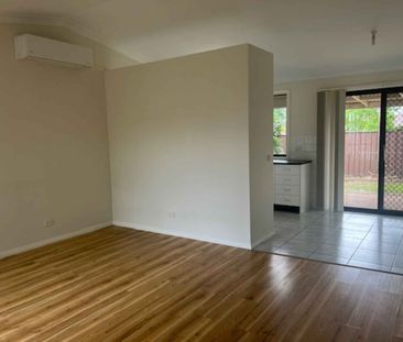 TIMBER FLOORING THROUGHT AND AC SYSTEM - Photo 2