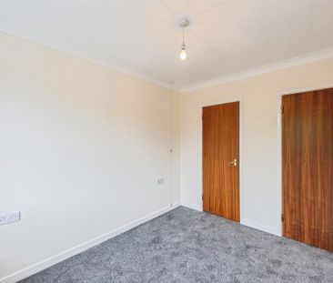 2 bedroom retirement property to rent - Photo 5