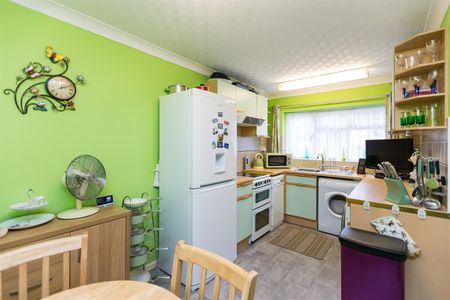 Greenlands Avenue, Greenlands, Redditch - Photo 5