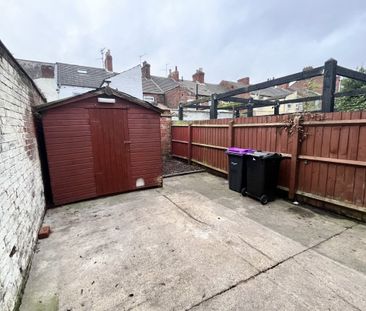 Queen Street - Photo 2