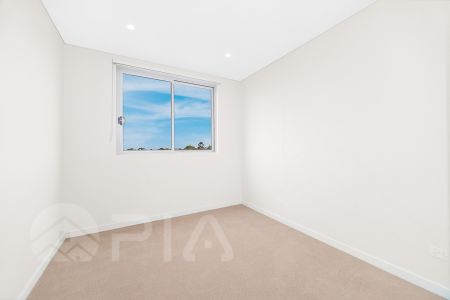 Modern 1 bedroom apartment close to amenities for lease - Photo 3