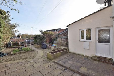 2 bedroom cottage to rent - Photo 5