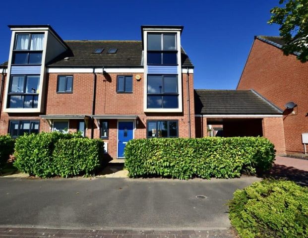 4 bedroom semi-detached house to rent - Photo 1