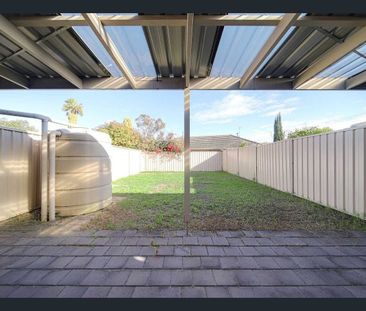 Stylish Townhouse Close to Everything - Photo 2