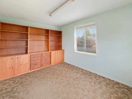 4 Hastings Street, Wendouree - Photo 3