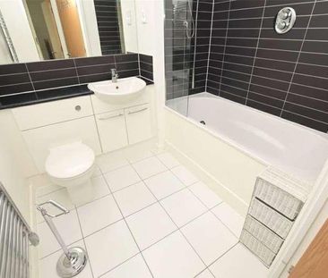 Lexicon Apartments, Mercury Gardens, Romford, RM1 - Photo 5