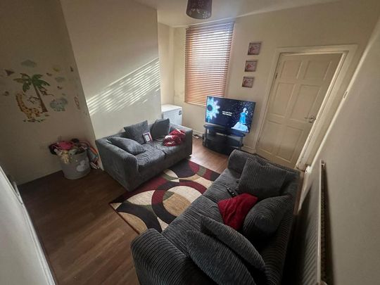 2 bedroom terraced house to rent - Photo 1