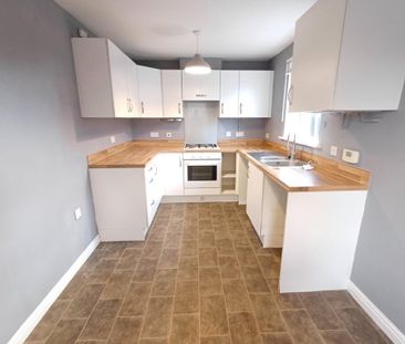 3 bedroom semi-detached house to rent - Photo 5