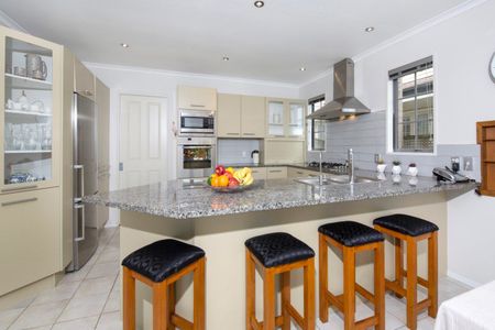 6-BEDROOM IN BOTANY COLLEGE - Photo 4