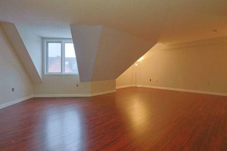 For Lease - 75 Weldrick Road Unit# #733, Richmond Hill, Ontario - Photo 3