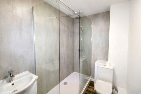 Warton Terrace, Heaton, Newcastle upon Tyne, Tyne and Wear, NE6 5LS - Photo 4