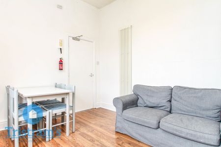 3 bed Apartment for Rent - Photo 2