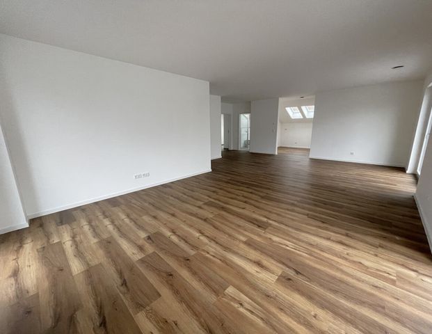 Geestland - Langen // 3-Zimmer-Penthousewohnung im Herzen vom Langen - Foto 1