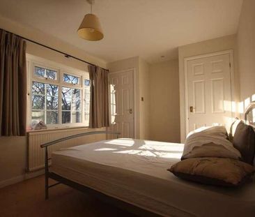 West Byfleet, Surrey, KT14 - Photo 3