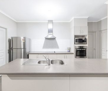 24 Ridgeview St, Carindale QLD 4152 - House For Rent | Domain - Photo 1