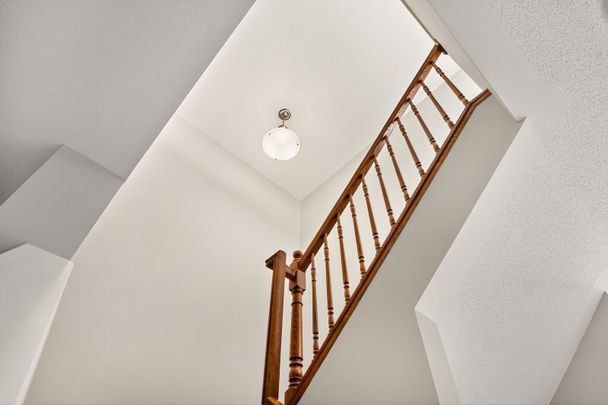 For Lease - 619 Geranium Walk, Stittsville - Munster - Richmond, Ontario - Photo 1