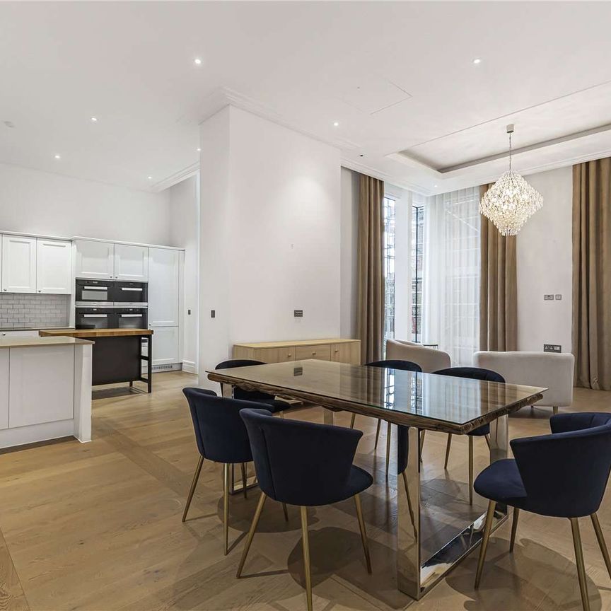 A superb three double bedroom apartment set within an exclusive award winning Berkeley Homes development. - Photo 1