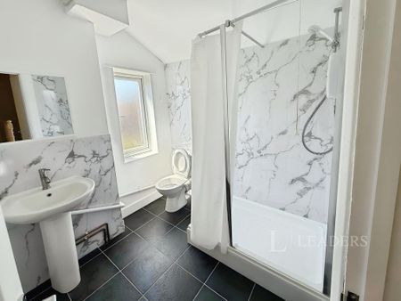 1 bedroom in a house share to rent - Photo 5