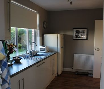 Room to let - Photo 2