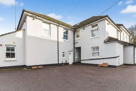 Vale Court, Station Approach, Ash Vale, Aldershot, Surrey, GU12 - Photo 4