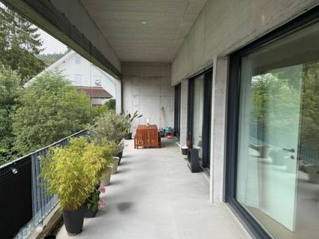 Stilvolle 4.5-Zimmerwohnung mit grossem Balkon - Foto 3