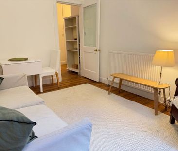 1 Bed Flat - Photo 2