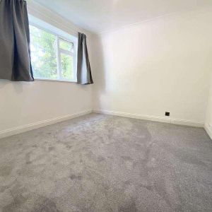 Torrington Park, North Finchley, N12 - Photo 2