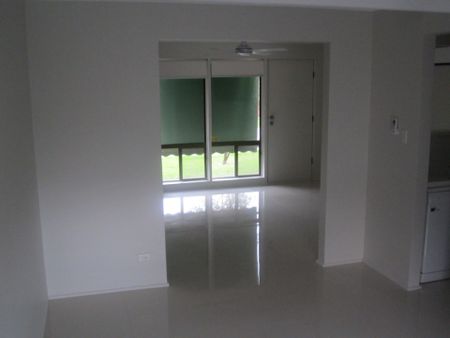 Light Bright & Spacious - Photo 2