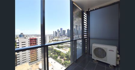 Stunning Two Bed Apartment on Level 16 with Bay Views! - Photo 3
