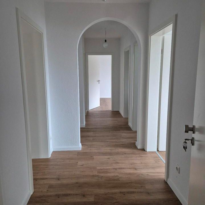Neu Renovierte 4-Zimmer Wohnung OT Blumenau - Photo 1