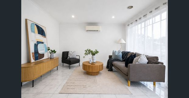 The Perfect Family Home – Space, Comfort & Convenience - Photo 1