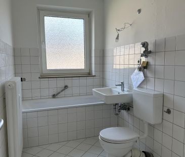 Wohnen am Magnolienweg: Helle 3-Zimmer-Wohnung mit Balkon frei! - Foto 4