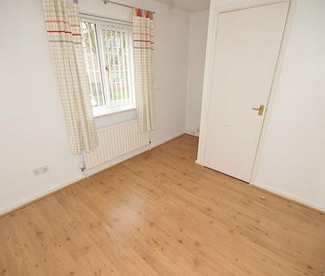 2 bedroom end of terrace house to rent - Photo 3