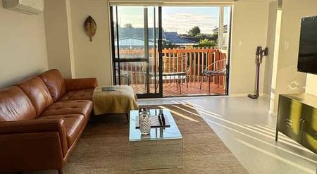 Warm & Bright New Townhouse - Photo 2