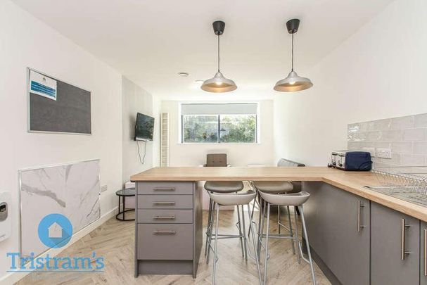 Professional Ensuite Rooms Inc Bills, Beeston, NG9 - Photo 1