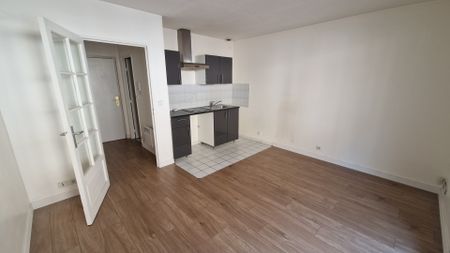 Location Appartement 1 pièce 23m² NOGENT SUR MARNE 94130 - Photo 2