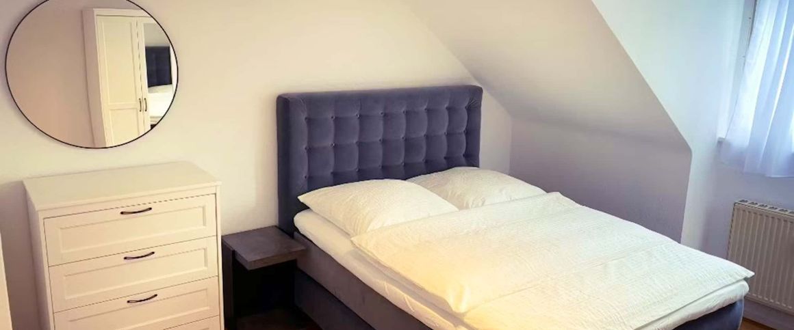 Staufenstraße 34 DG Links - Small Room - Photo 1