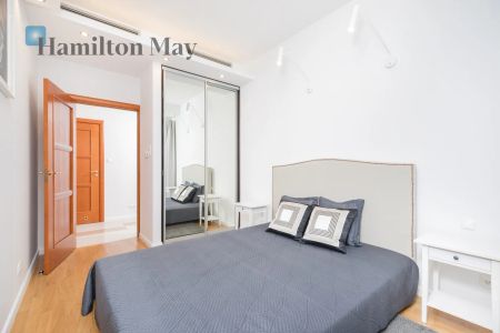 3 pokojowy, świeżo odremontowany apartament z balkonem, miejscem garażowym i komórką lokatorską w prestiżowym budynku Nowy Świat - Zdjęcie 4