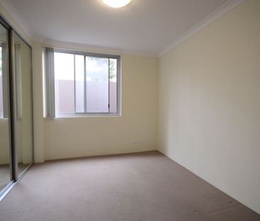 Stunning 2-Bedroom Apartment - Photo 3