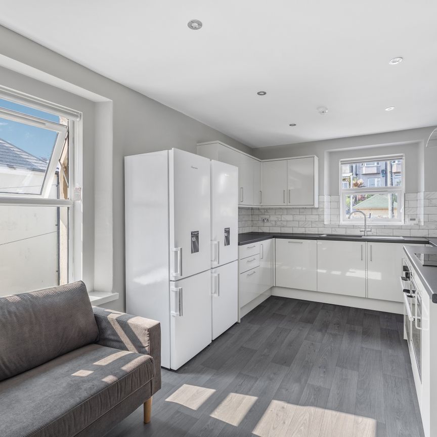 31 Connaught Avenue - Photo 1