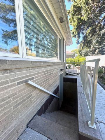 For Lease - 27 Frances Crescent, Toronto, Ontario - Photo 2